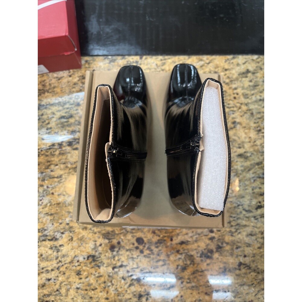 Journee Collection Women's Haylinn Patent Booties Black Size 9.5M - Picture 4 of 6